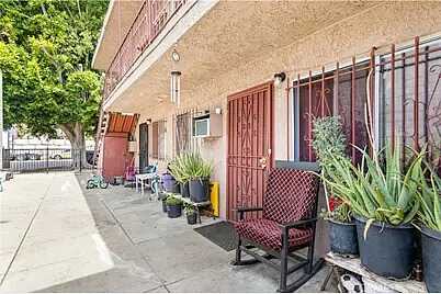 Willoughby Avenu, Los Angeles, CA 90032
