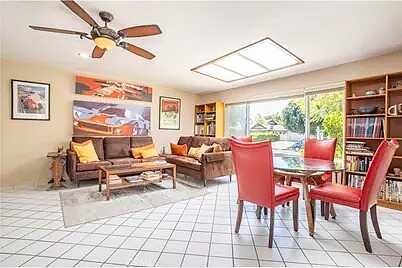 Willoughby Avenu, Los Angeles, CA 90046