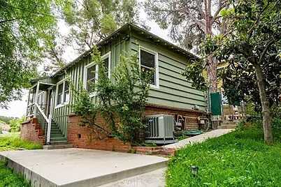 Woodlake And Valeri, Los Angeles, CA 90064