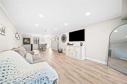 Newbrook Lane #75, Bay Shore, NY 11706