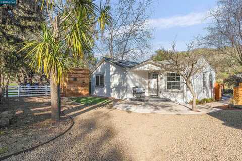 1St, NAPA, CA 94558