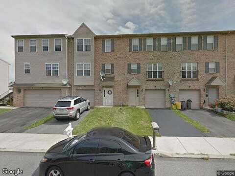 Gillian, EASTON, PA 18040