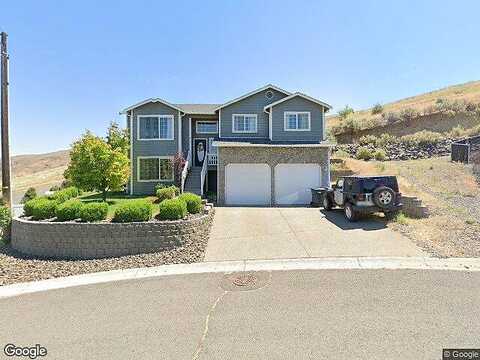4Th Street, SELAH, WA 98942