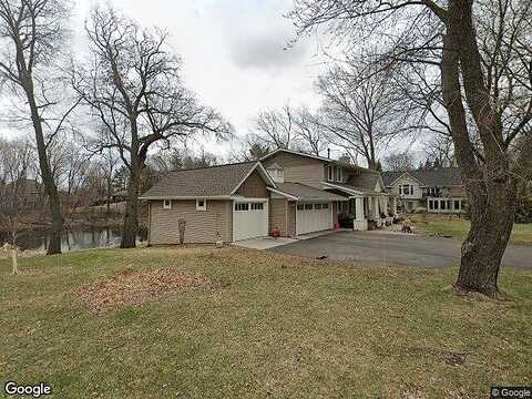 Twelve Oaks, HOPKINS, MN 55305