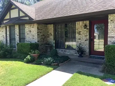 Huggins, SPRINGTOWN, TX 76082
