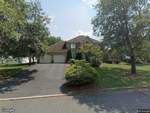 Susan, BETHLEHEM, PA 18017