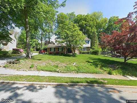 Louis, EXTON, PA 19341