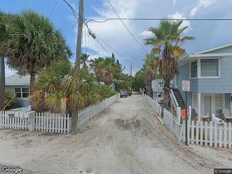 Avenue F, HOLMES BEACH, FL 34217