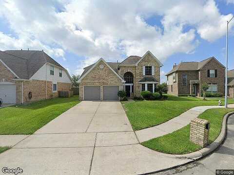 Pinewood Court, BAYTOWN, TX 77521