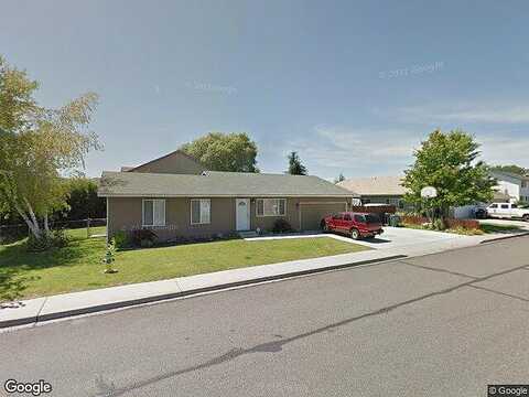 Terry, YAKIMA, WA 98908