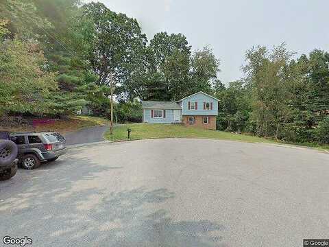 Sharlaine, STAUNTON, VA 24401