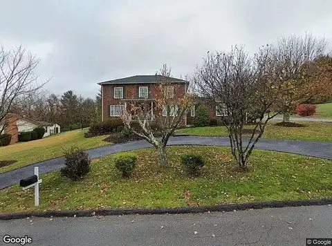 Robin, BLUEFIELD, VA 24605