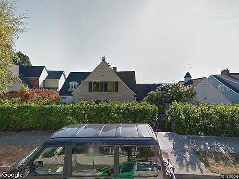 55Th, SEATTLE, WA 98105
