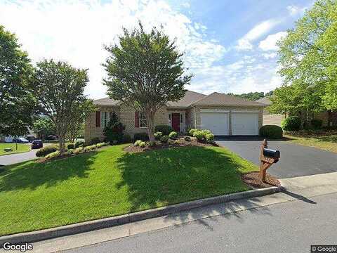 Parkway Place, ROANOKE, VA 24018