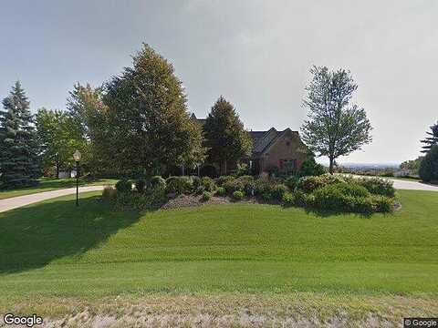 Holiday Oak, WAUKESHA, WI 53189