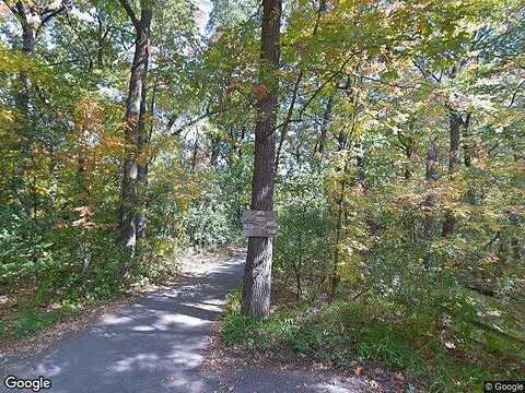 Taylors Woods, PEWAUKEE, WI 53072