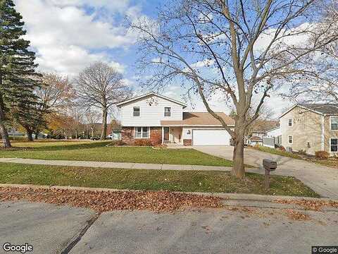 Park Hill, PEWAUKEE, WI 53072