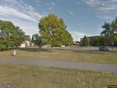 Village Green, MOORHEAD, MN 56560