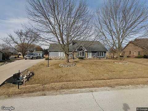 Gracie, OAK CREEK, WI 53154