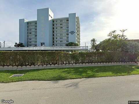 Lake Shore Dr, Riviera Beach, FL 33404