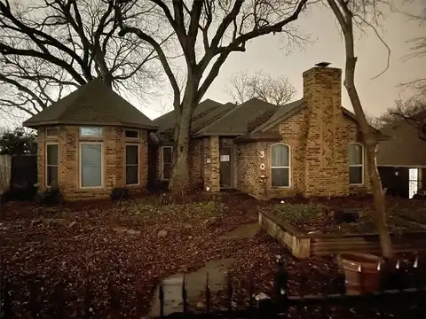 E Hillcroft Drive E, Duncanville, TX 75137