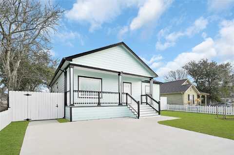 16Th Avenue N Avenue, Texas City, TX 77590
