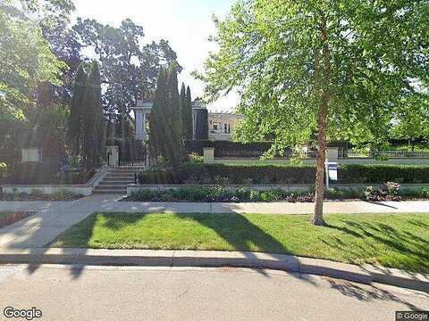 E Lake Of The Isles Pkwy, Minneapolis, MN 55405