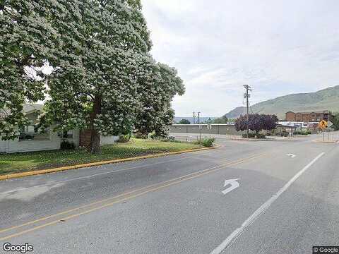 E Avenue, Chelan, WA 98816