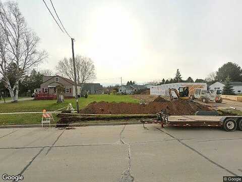 Menasha Ave, Manitowoc, WI 54220
