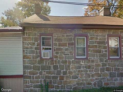 Forest Inn Rd, Aquashicola, PA 18012