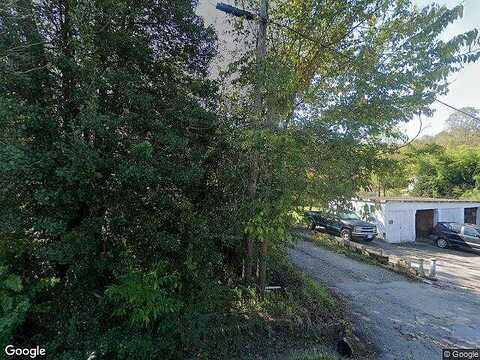 Brook Ct, Fieldale, VA 24089