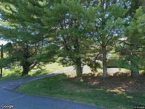 Derby Rd, Hurt, VA 24563
