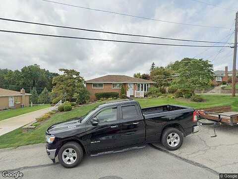 Roberta Dr, Irwin, PA 15642