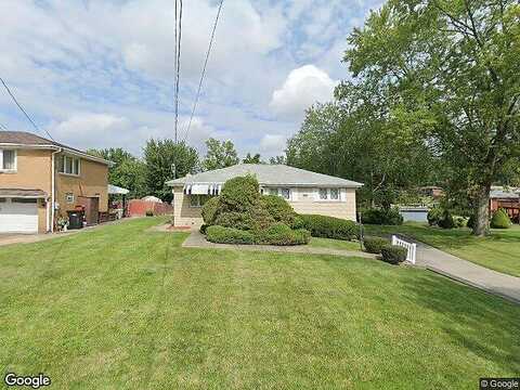 Hedy Lynn Dr, Irwin, PA 15642