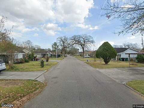 Winter Elm St, Houston, TX 77048