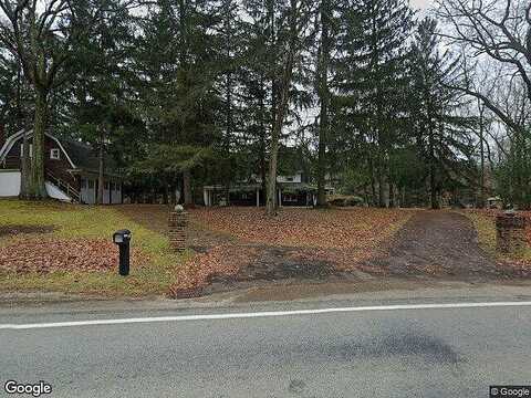 Oakford Park Rd, Jeannette, PA 15644