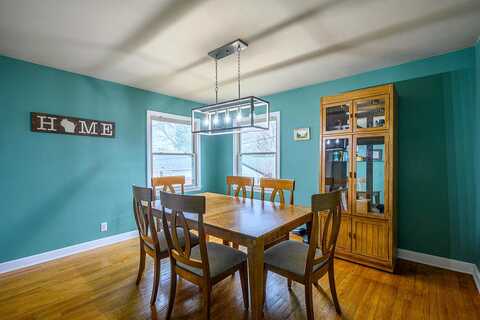 35Th, MILWAUKEE, WI 53221