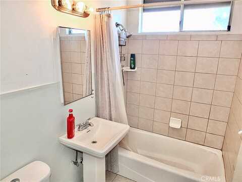 124Th, LOS ANGELES, CA 90044