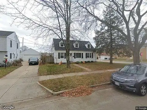 70Th, MILWAUKEE, WI 53219