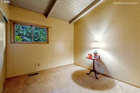 9Th, LAKE OSWEGO, OR 97034