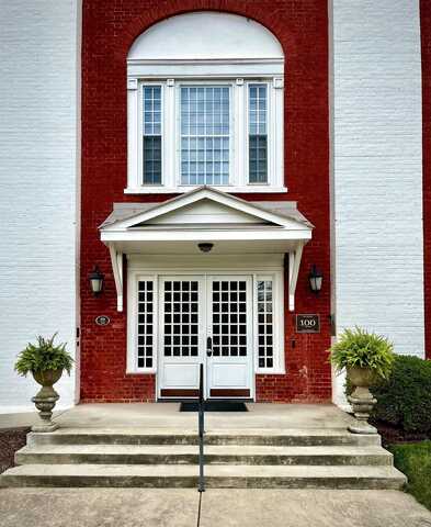 Village, STAUNTON, VA 24401