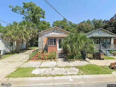 La Rua, PENSACOLA, FL 32501