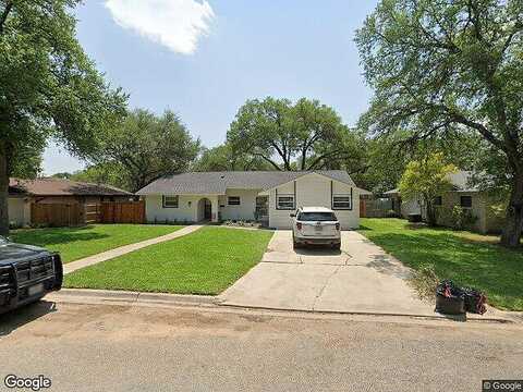 27Th, HONDO, TX 78861