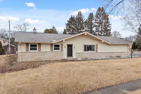 Pine, GRAFTON, WI 53024
