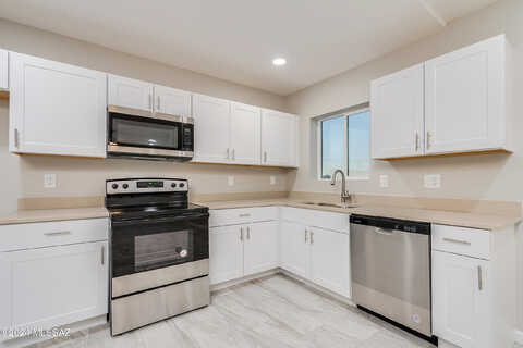 Elm, TUCSON, AZ 85705