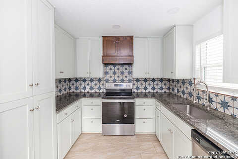 Avenue F, POTEET, TX 78065