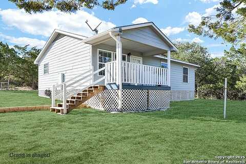 20Th, LAKEHILLS, TX 78063