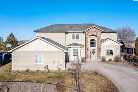 Nicole, PULLMAN, WA 99163