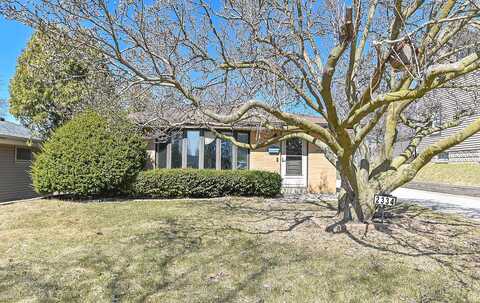 W Henry Avenue #53221, Milwaukee, WI 53221