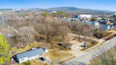 956 W Cato Springs RD, Fayetteville, AR 72701